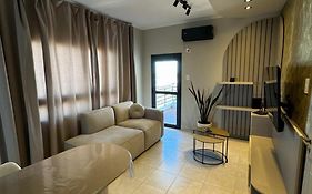 Departamento Exclusivo frente al puerto con cochera